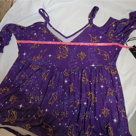 NEW Torrid purple Aladdin galaxy constellation cold shoulder cut‎ out top 2X - Picture 10 of 12